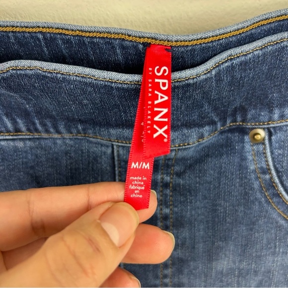 SPANX Pull-on Elastic Waist distressed denim jean jeggings size: M - Picture 6 of 10